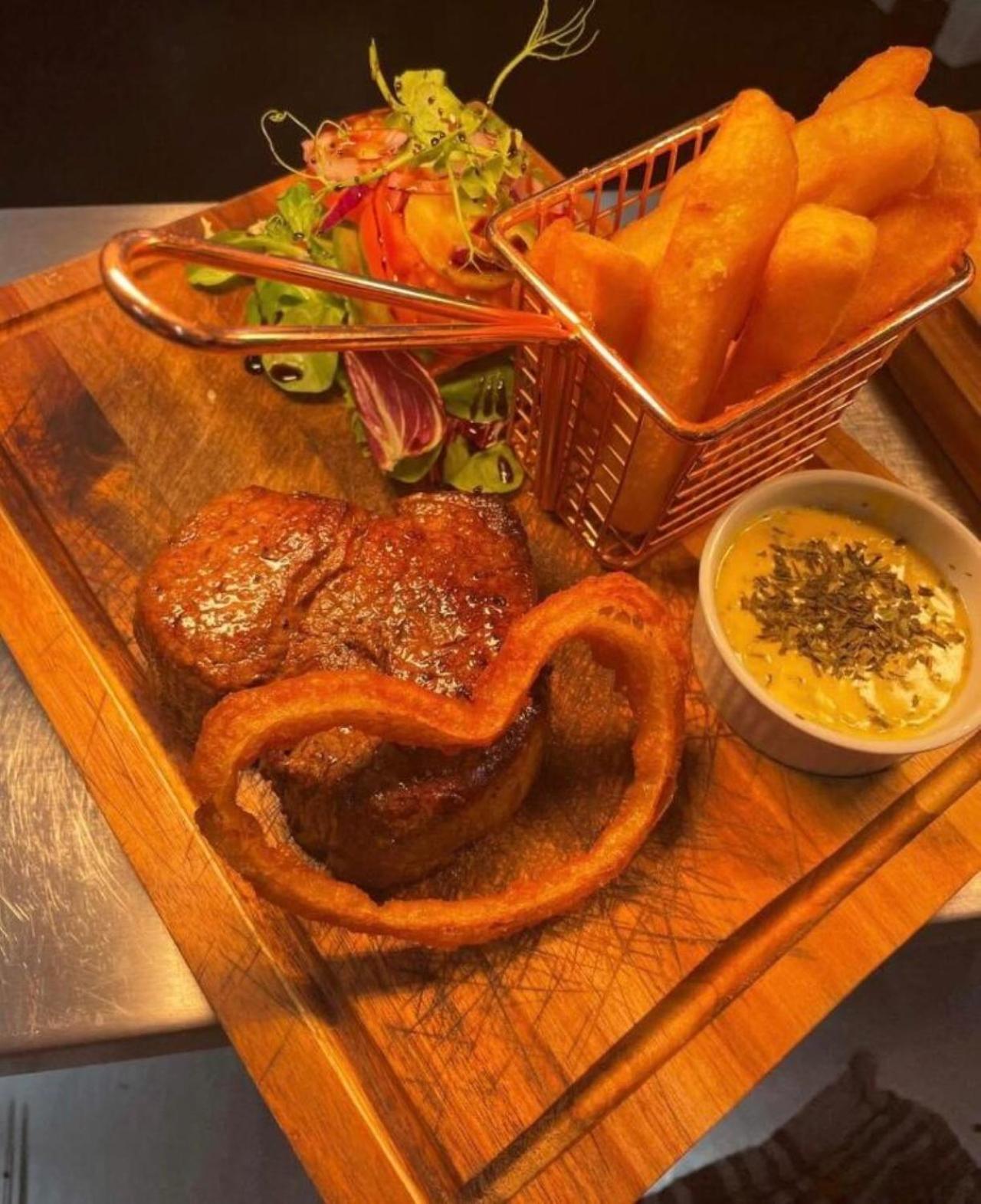The Manor Inn Pub And Steakhouse, Fridaythorpe, Driffield York Buitenkant foto